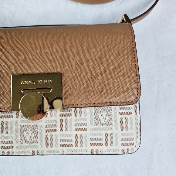 Anne Klein Classic Lion Logo Small Crossbody Bag Purse Tan Beige Gold Latch - Picture 5 of 12